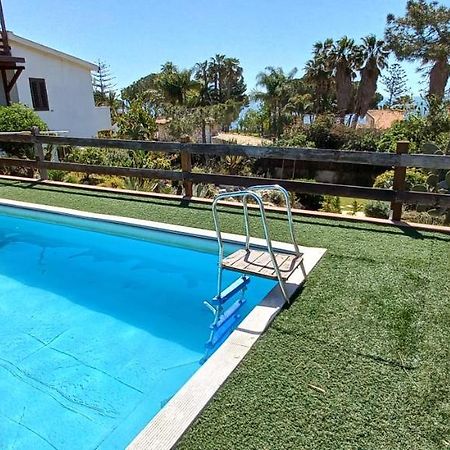 A Due Passi Dal Mare Con Piscina Villa Fontane Bianche Bagian luar foto