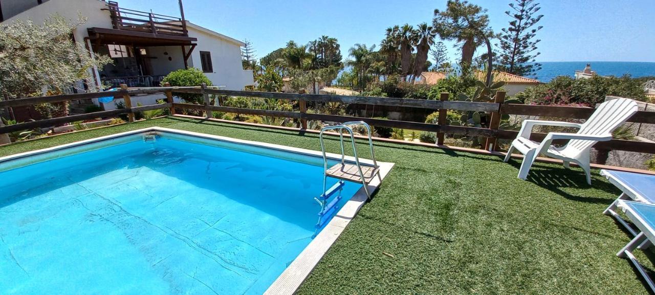 A Due Passi Dal Mare Con Piscina Villa Fontane Bianche Bagian luar foto