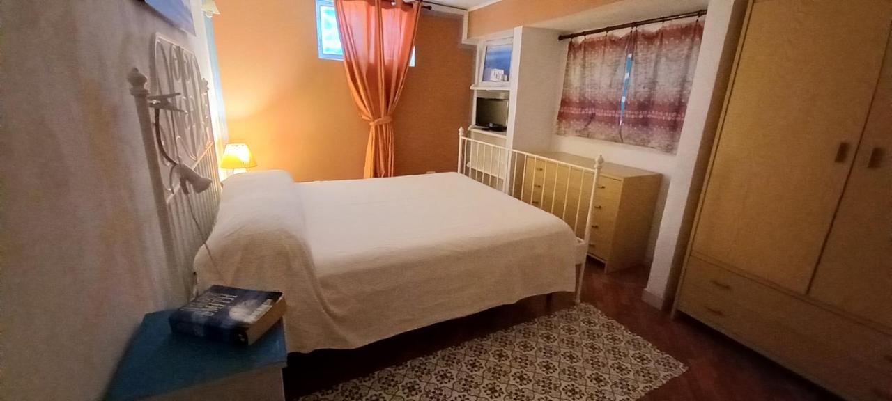 A Due Passi Dal Mare Con Piscina Villa Fontane Bianche Bagian luar foto