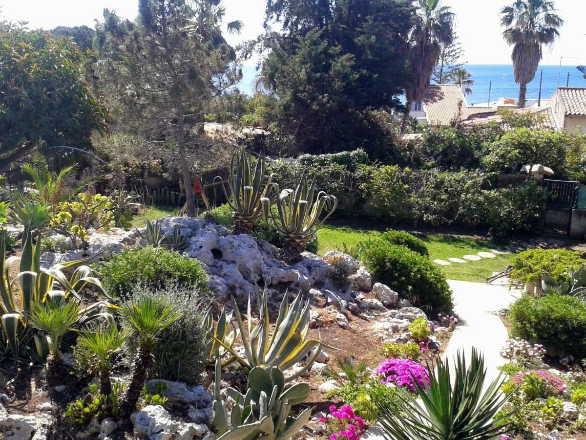 A Due Passi Dal Mare Con Piscina Villa Fontane Bianche Bagian luar foto