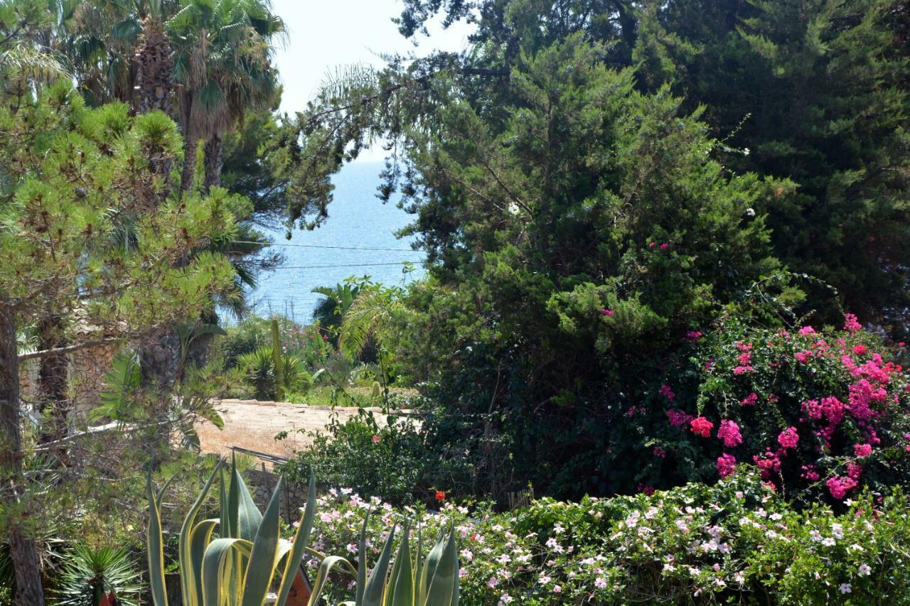 A Due Passi Dal Mare Con Piscina Villa Fontane Bianche Bagian luar foto